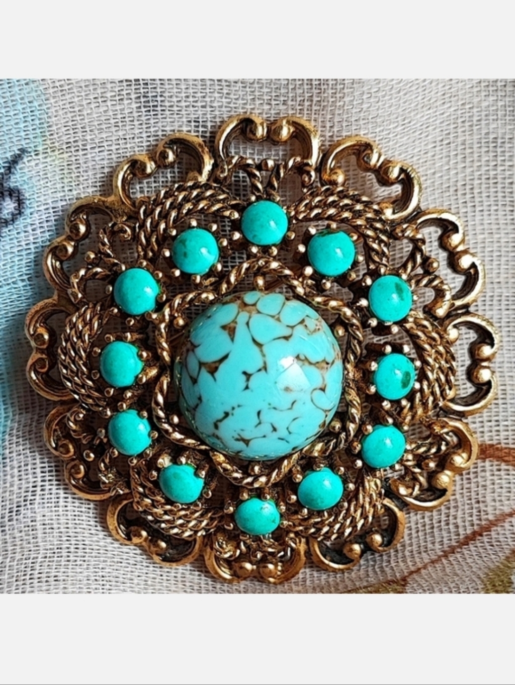 Emmons Vintage Round Domed Faux Turquoise Color And Gold Filigree Brooch Euc 59$